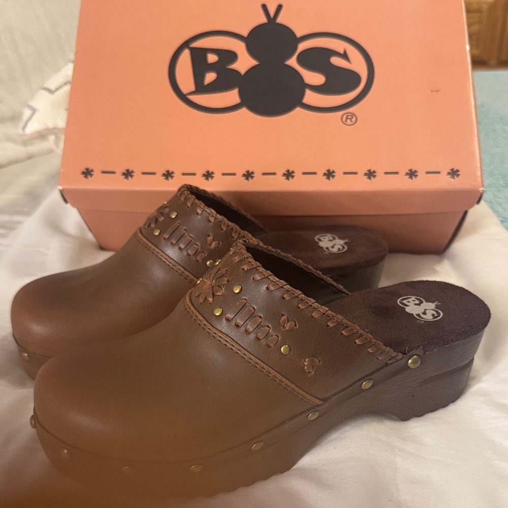 Bose Brown Leather Mules